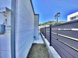 떠오르는 아침 햇살을 풍요롭게 받아 평온한 삶을 누릴 수 있는 잘지은 단층 전원주택_썸네일_23