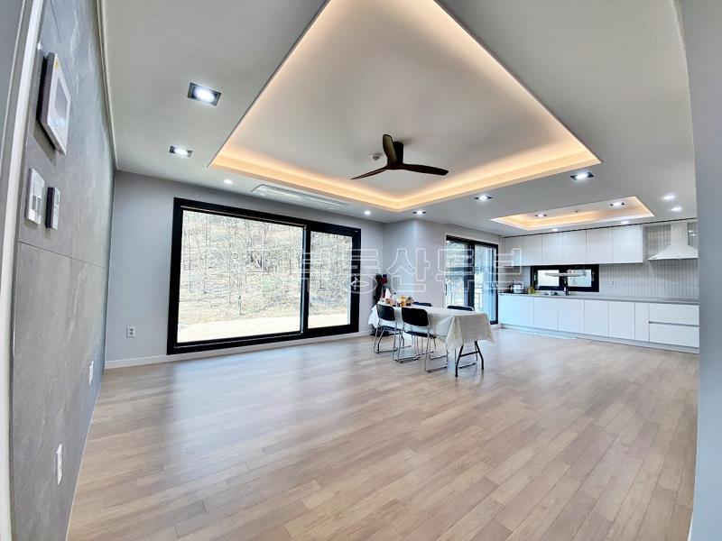 증동리 매봉산 아래 조용하고 아늑한 곳에 자리한 신축 전원주택_2