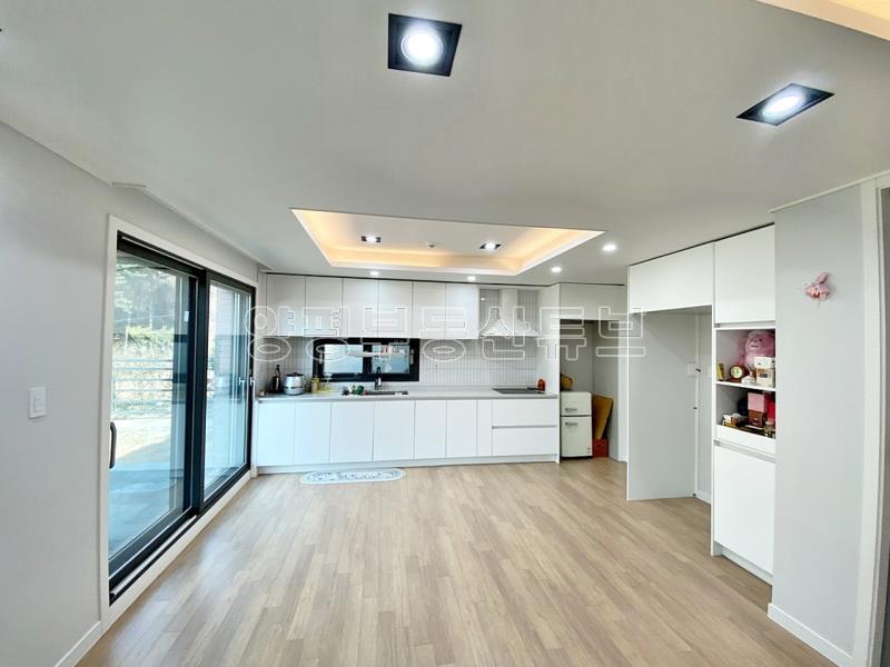 증동리 매봉산 아래 조용하고 아늑한 곳에 자리한 신축 전원주택_4