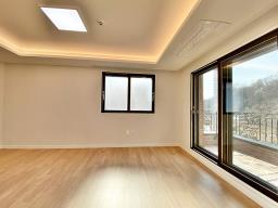 증동리 매봉산 아래 조용하고 아늑한 곳에 자리한 신축 전원주택_썸네일_11