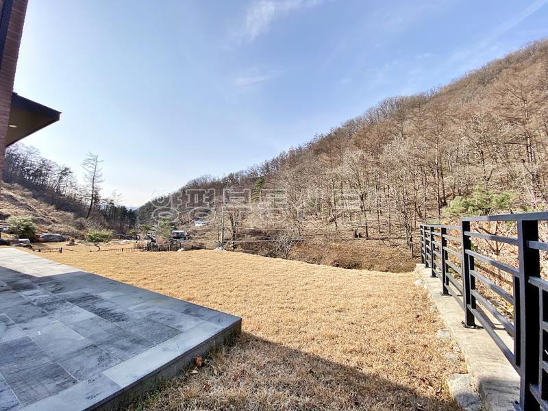 증동리 매봉산 아래 조용하고 아늑한 곳에 자리한 신축 전원주택_21