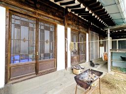 용문산 관광단지내 자연취락지구로 지정된 곳에 위치한 한옥_썸네일_9