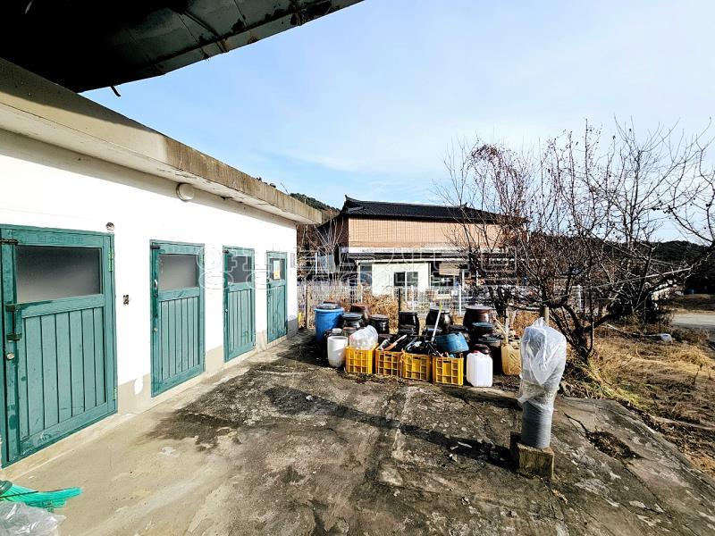 용문산 관광단지내 자연취락지구로 지정된 곳에 위치한 한옥_10