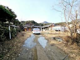 용문산 관광단지내 자연취락지구로 지정된 곳에 위치한 한옥_썸네일_15