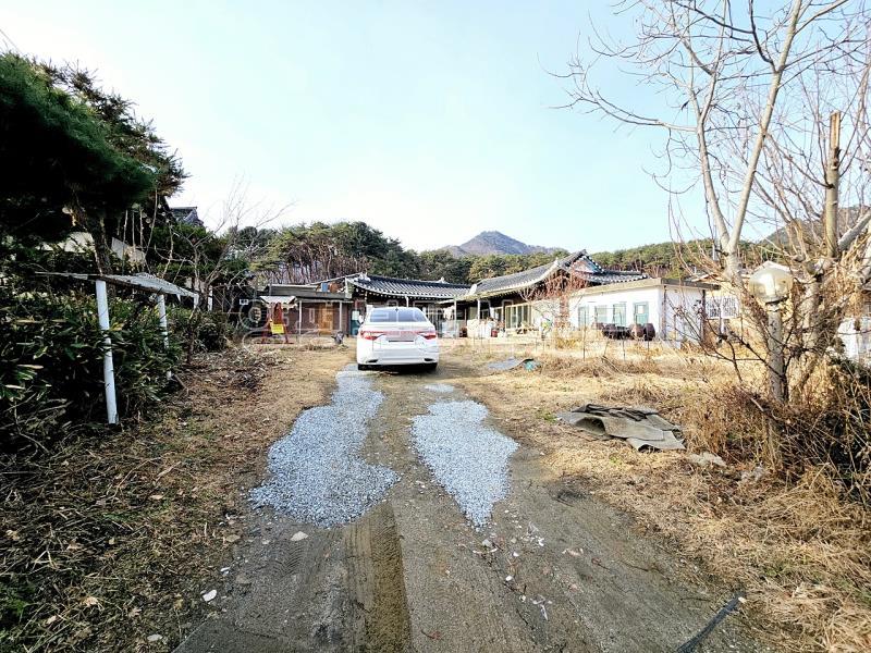 용문산 관광단지내 자연취락지구로 지정된 곳에 위치한 한옥_15