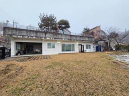 2차선 도로 접근성 좋고, 넓은 잔디 정원을 누릴 수 있으며 1.5억의 저렴한 전세