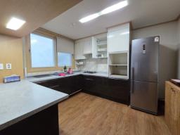 2차선 도로 접근성 좋고, 넓은 잔디 정원을 누릴 수 있으며 1.5억의 저렴한 전세_썸네일_8