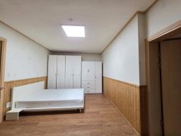 2차선 도로 접근성 좋고, 넓은 잔디 정원을 누릴 수 있으며 1.5억의 저렴한 전세_썸네일_9