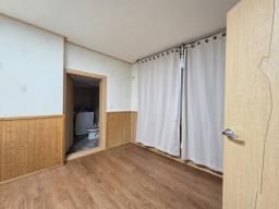 2차선 도로 접근성 좋고, 넓은 잔디 정원을 누릴 수 있으며 1.5억의 저렴한 전세_썸네일_10