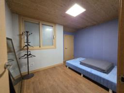 2차선 도로 접근성 좋고, 넓은 잔디 정원을 누릴 수 있으며 1.5억의 저렴한 전세_썸네일_13