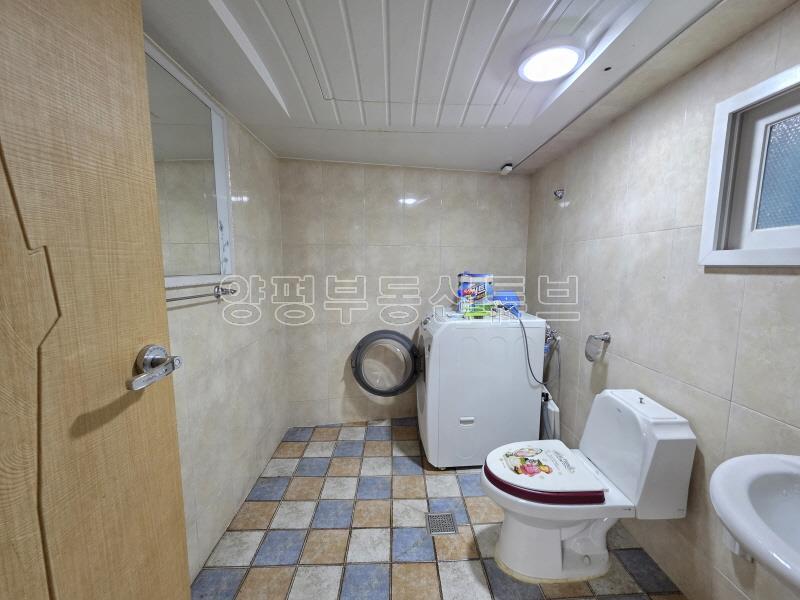 2차선 도로 접근성 좋고, 넓은 잔디 정원을 누릴 수 있으며 1.5억의 저렴한 전세_14