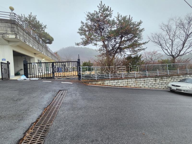 2차선 도로 접근성 좋고, 넓은 잔디 정원을 누릴 수 있으며 1.5억의 저렴한 전세_19