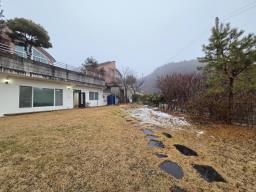 2차선 도로 접근성 좋고, 넓은 잔디 정원을 누릴 수 있으며 1.5억의 저렴한 전세_썸네일_21