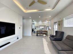 백운봉에서 흐르는 계곡과 숲의 향기를 품은 마을에 위치한 전원주택_썸네일_5