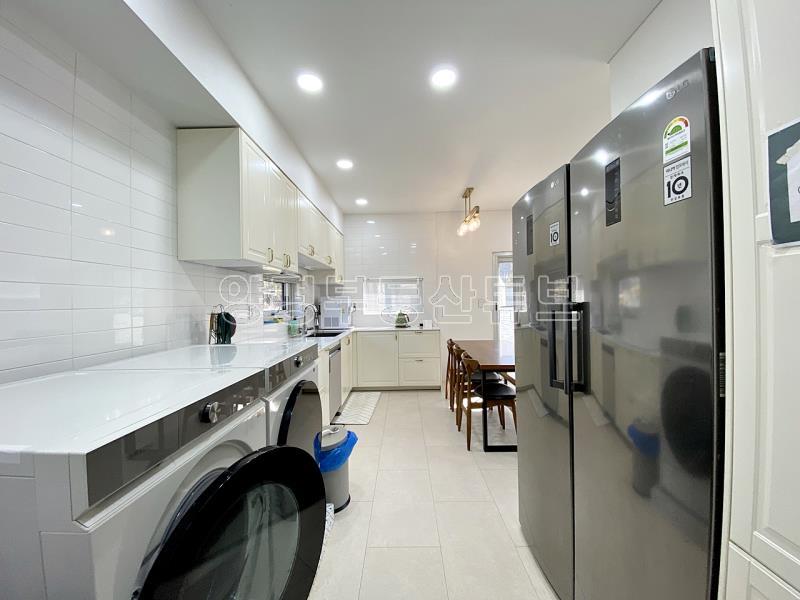 백운봉에서 흐르는 계곡과 숲의 향기를 품은 마을에 위치한 전원주택_8