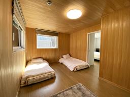 백운봉에서 흐르는 계곡과 숲의 향기를 품은 마을에 위치한 전원주택_썸네일_10