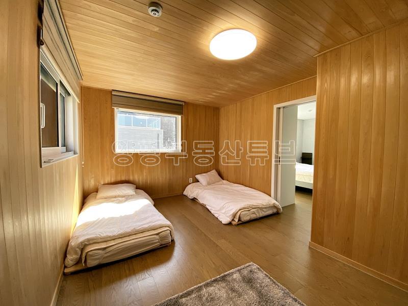 백운봉에서 흐르는 계곡과 숲의 향기를 품은 마을에 위치한 전원주택_10