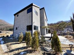 백운봉에서 흐르는 계곡과 숲의 향기를 품은 마을에 위치한 전원주택_썸네일_19