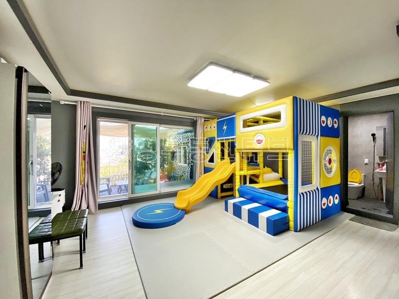 조용하고 평화로운 숲속에 자리한 저렴하고 예쁜 전원주택_2