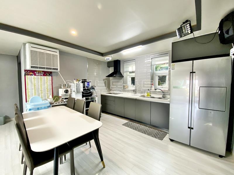 조용하고 평화로운 숲속에 자리한 저렴하고 예쁜 전원주택_5