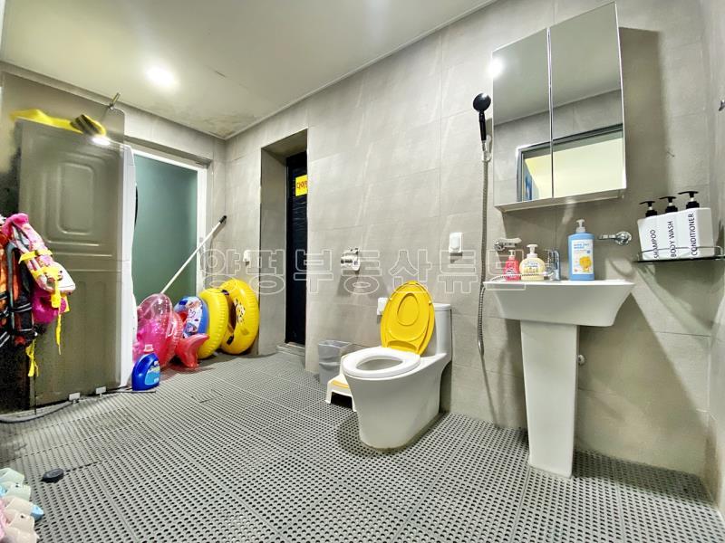 조용하고 평화로운 숲속에 자리한 저렴하고 예쁜 전원주택_9