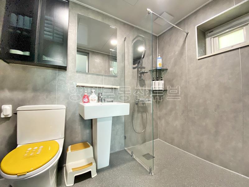 조용하고 평화로운 숲속에 자리한 저렴하고 예쁜 전원주택_10