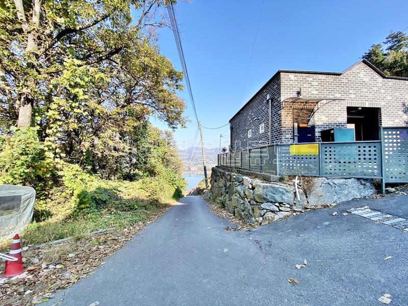 조용하고 평화로운 숲속에 자리한 저렴하고 예쁜 전원주택_12