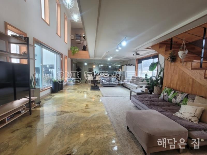 카페같이 예쁜 집! 전망 좋은 숲세권과 단열좋은 직영건축! 수영장도 있고 태양광시설까지!_5