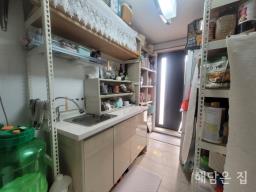 카페같이 예쁜 집! 전망 좋은 숲세권과 단열좋은 직영건축! 수영장도 있고 태양광시설까지!_썸네일_8