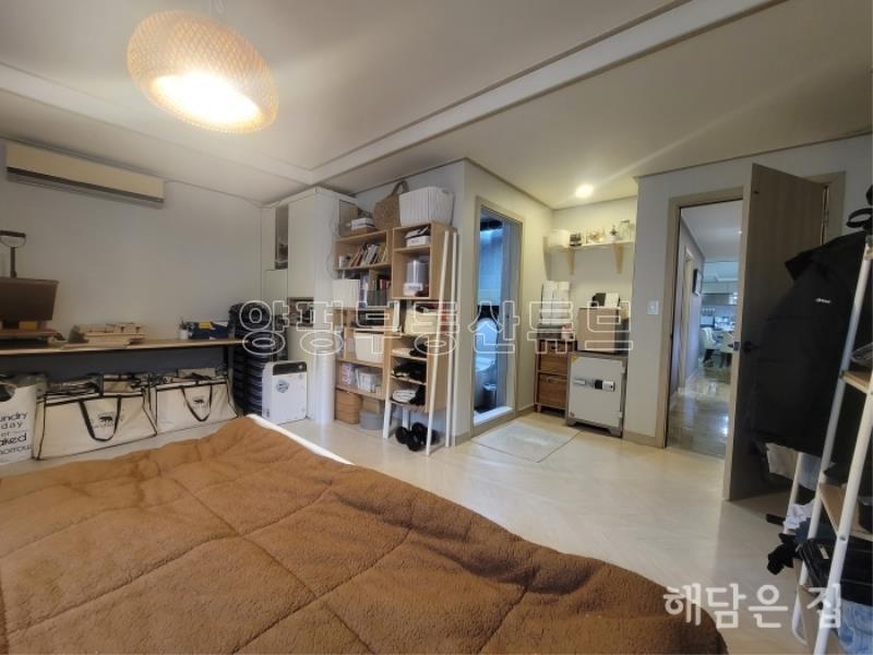 카페같이 예쁜 집! 전망 좋은 숲세권과 단열좋은 직영건축! 수영장도 있고 태양광시설까지!_12