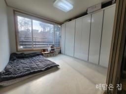 카페같이 예쁜 집! 전망 좋은 숲세권과 단열좋은 직영건축! 수영장도 있고 태양광시설까지!_썸네일_16