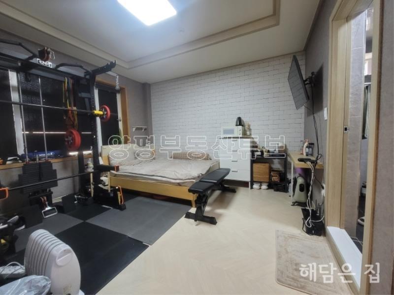 카페같이 예쁜 집! 전망 좋은 숲세권과 단열좋은 직영건축! 수영장도 있고 태양광시설까지!_17