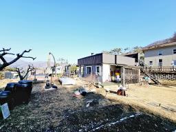 국유지 숲으로 둘러쌓인 아늑한 곳에 황토방 있는 넓은 토지의 단층 전원주택_썸네일_19