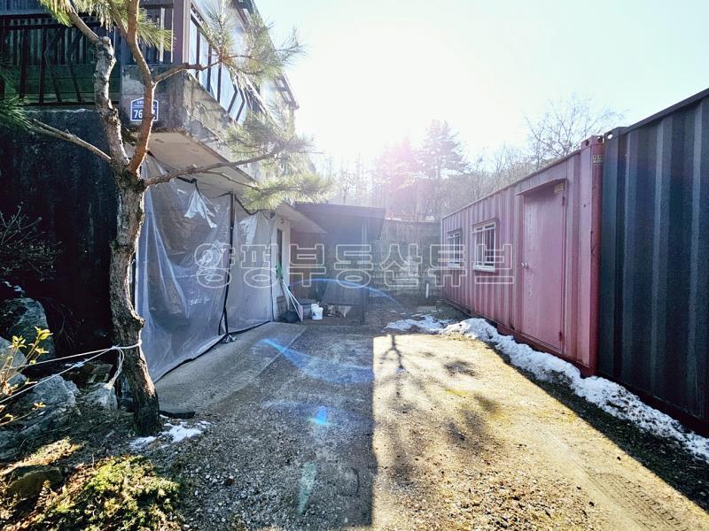 국유지 숲으로 둘러쌓인 아늑한 곳에 황토방 있는 넓은 토지의 단층 전원주택_23