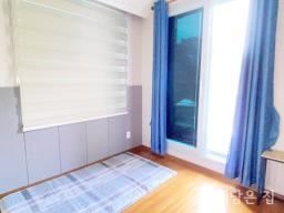 중원천이 뒤쪽에 흐르며 넓고 산세권이 펼쳐진 단지 내 주택_썸네일_2