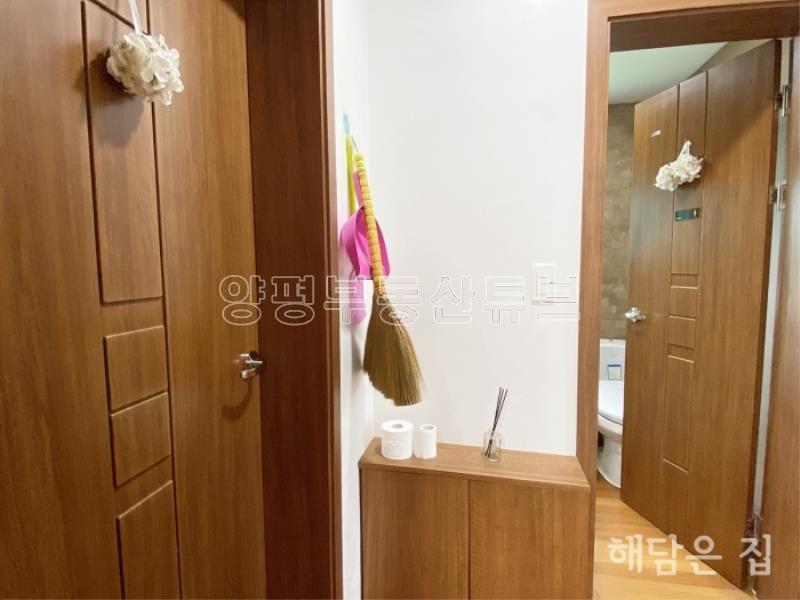 중원천이 뒤쪽에 흐르며 넓고 산세권이 펼쳐진 단지 내 주택_3