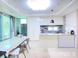 중원천이 뒤쪽에 흐르며 넓고 산세권이 펼쳐진 단지 내 주택_썸네일_10