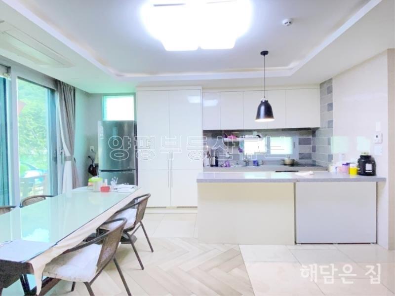 중원천이 뒤쪽에 흐르며 넓고 산세권이 펼쳐진 단지 내 주택_10