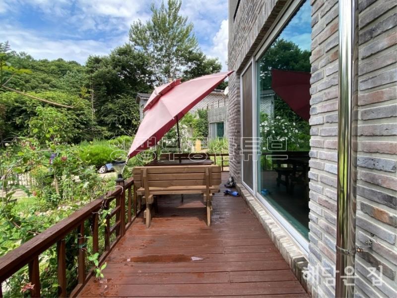 중원천이 뒤쪽에 흐르며 넓고 산세권이 펼쳐진 단지 내 주택_14