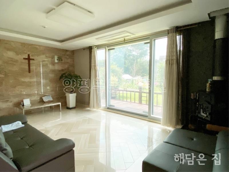 중원천이 뒤쪽에 흐르며 넓고 산세권이 펼쳐진 단지 내 주택_15