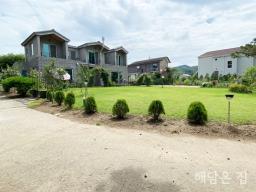 중원천이 뒤쪽에 흐르며 넓고 산세권이 펼쳐진 단지 내 주택_썸네일_18