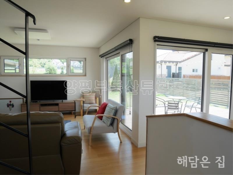 양평시내 가까운 네모반듯한 토지의 남향 주택!파고라 주차에 규조토시공으로 습기 걱정 NO!_10