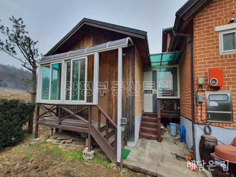 강상초등학교 인근 동향 철.콘 전원주택,깔끔한 정원에 독립적인 평탄지_3