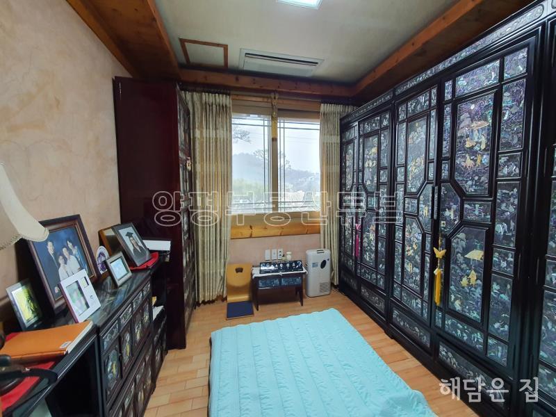 강상초등학교 인근 동향 철.콘 전원주택,깔끔한 정원에 독립적인 평탄지_8