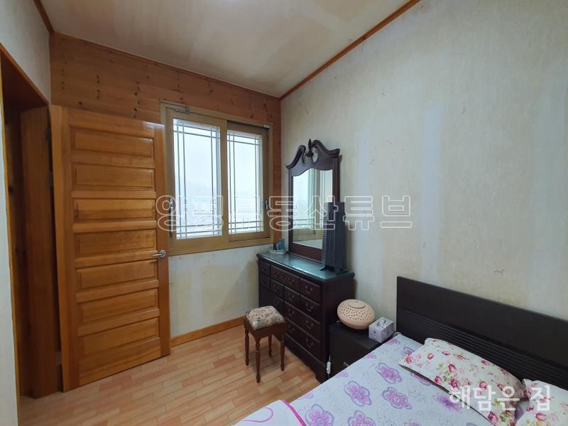 강상초등학교 인근 동향 철.콘 전원주택,깔끔한 정원에 독립적인 평탄지_12