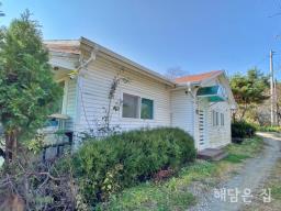 가성비 좋은 3억대로 값싼 약 240평 부지의 남향 주택!소나무가 경계수로 프라이빗함 업!_썸네일_3