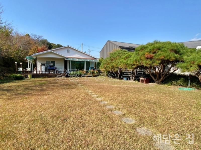 가성비 좋은 3억대로 값싼 약 240평 부지의 남향 주택!소나무가 경계수로 프라이빗함 업!_8
