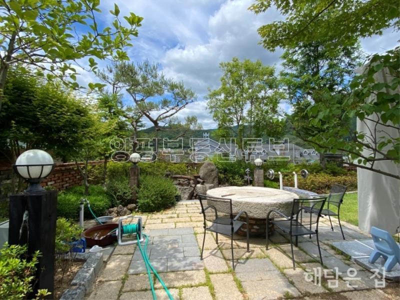 조현초등학교 8분거리 남향 주택.연못이 포함된 정원 잘 관리되어있습니다_5