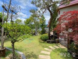 조현초등학교 8분거리 남향 주택.연못이 포함된 정원 잘 관리되어있습니다_썸네일_10