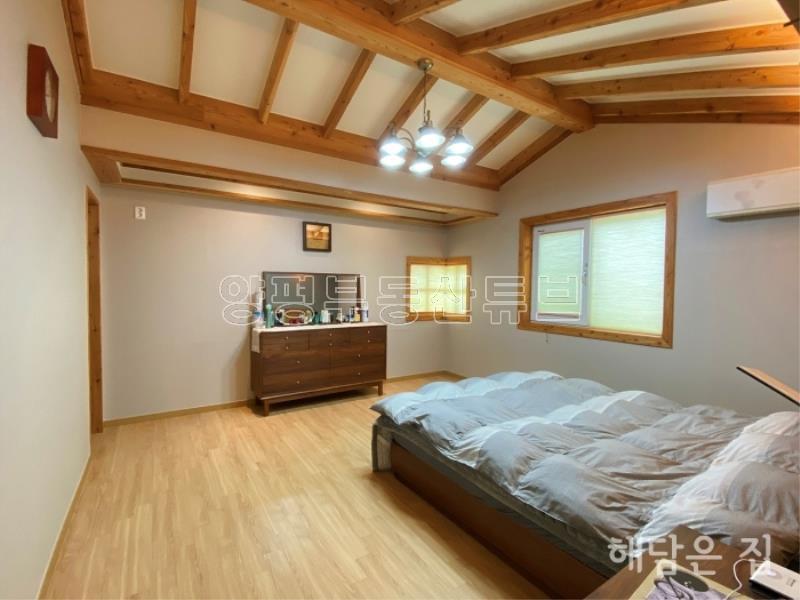 조현초등학교 8분거리 남향 주택.연못이 포함된 정원 잘 관리되어있습니다_13